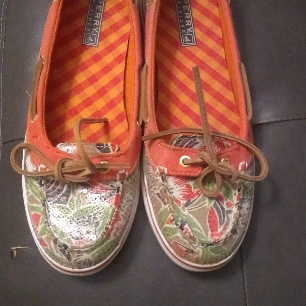 Like new orange Sperry's 7.5
